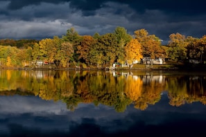 Perfect location for viewing autumn leaves. 