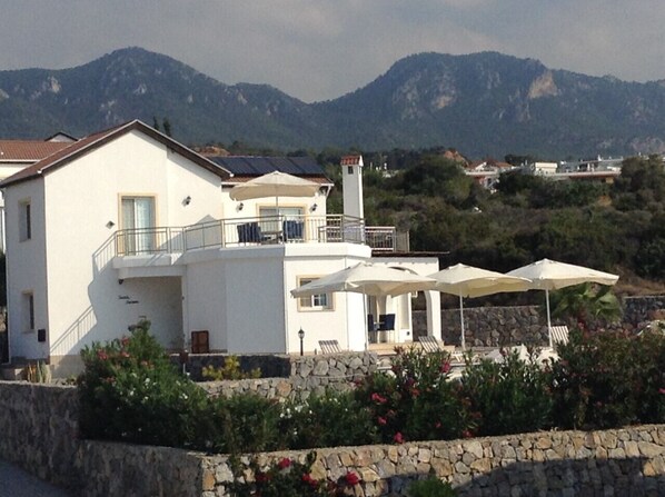 Villa Guzel Manzara with the Kyrenia Mountain range as a backdrop.