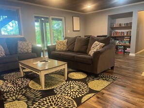 Family room (1)