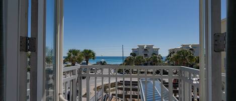 Wow!  Look at that Gulf of Mexico view from your balcony!