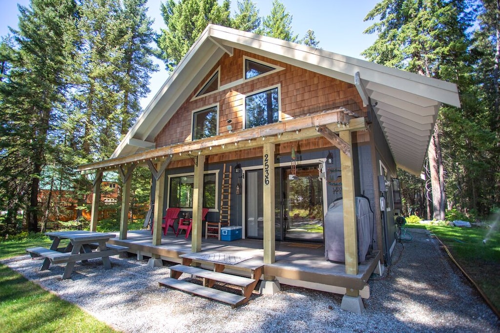 The Black Bear Cabin Located Mins From Leavenworth Wa Sleeps 8 Leavenworth