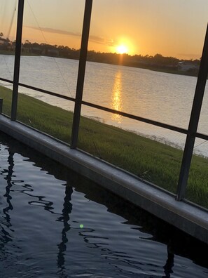 Wonderful Pool Side lake view Sunset! 
