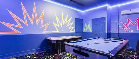 Game Room - Air Conditioned, Billiards and Air Hockey