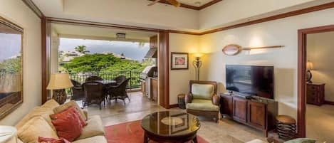 Living room & lanai