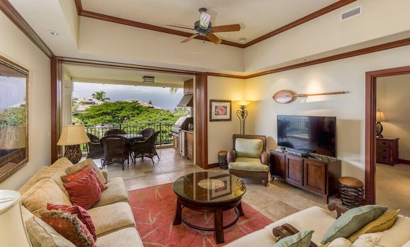 Living room & lanai