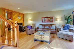 Living Area | TV w/ DVD Player