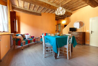 The house is located in the heart of Tuscany, in the historic center of San Gimignano.