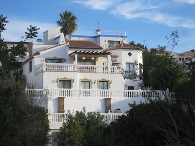 Villa privada con piscina, a 4 minutos a pie de la playa de El Faro, red de fibra