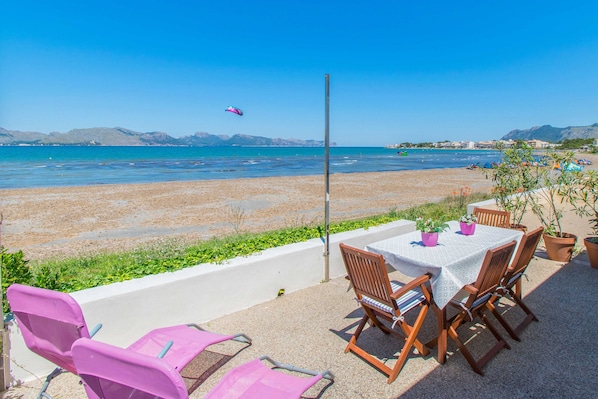 LA CALMA casa per 6 persone sulla spiaggia Alcudia www.Mallorcavillaselection.com 