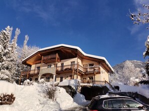 Landhaus im Winter