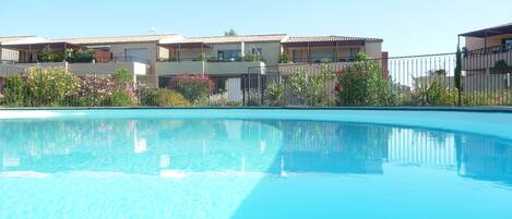 piscine int residence