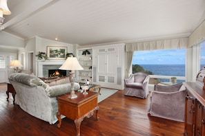 Comfortable Living Area With Breathtaking Ocean Views