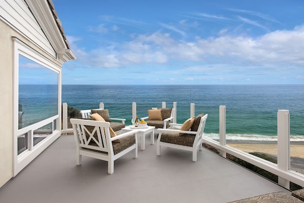 Amazing Bluff Top Deck