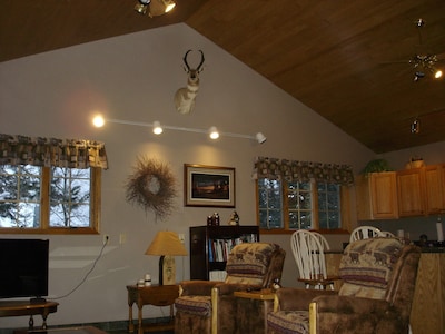 Clean and Comfortable Year Round Cottage on Beautiful Lake Vermilion