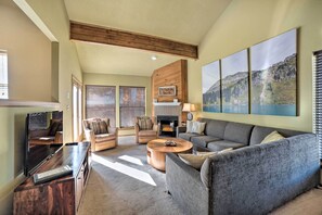Living Room | Sleeper Sofa