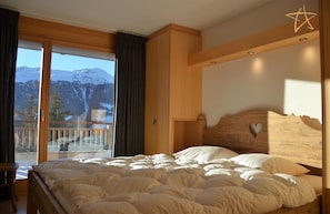 Bedroom (1)