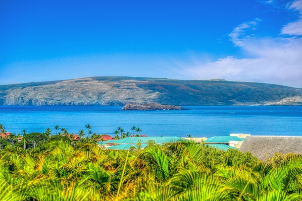 Enjoy ocean views of Molokini from our lanai