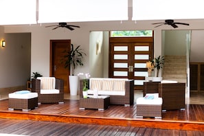 SALON - OPEN AIR