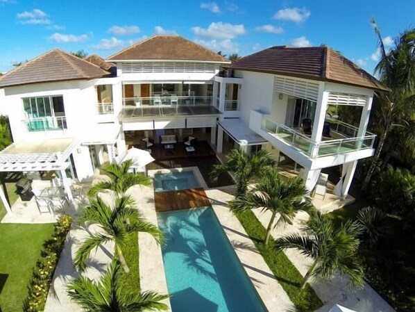 WELCOME TO VILLA IBIZA CANA