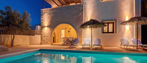 Artemis 4 bedroom private villa with private pool in Makrigailos, Crete
