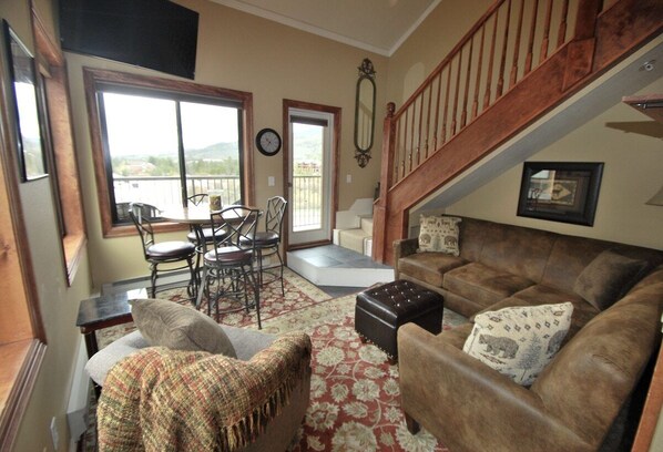 Welcome to our beautiful condo with new, super comfortable furnishings.