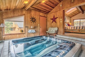 Indoor Private Hot Tub - Indoor Private Hot Tub