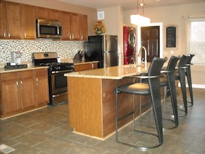 Kitchen (w/washer & dryer)