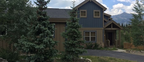 Home overlooks Breckenridge Ski Area Peak 8 and French Creek