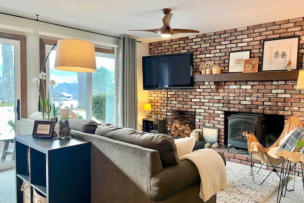 Glen Vacation Rental | 1BR | 1BA | Step-Free Access | 800 Sq Ft