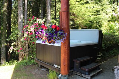 Carolyn's Cove B&B and Cabin - King Cove - King B&B Room #1 with Ocean View & Hot tub