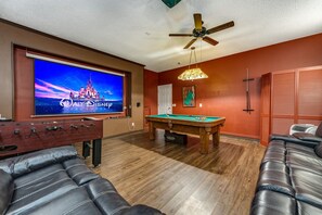 Luxury Dory's Magic villa by Emerald Island Rentals