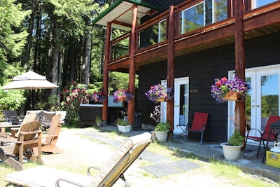 Carolyn's Cove B&B and Cabin - King Cabin with Ocean view & hot tub #1
