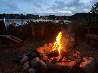 Carolyn's Cove B&B and Cabin - King Cabin with Ocean view & hot tub #1