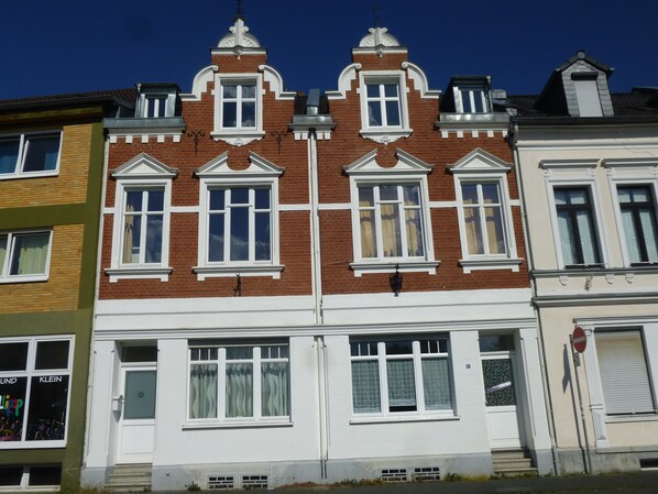 Straßenansicht
Wohnung im Erdgeschoß