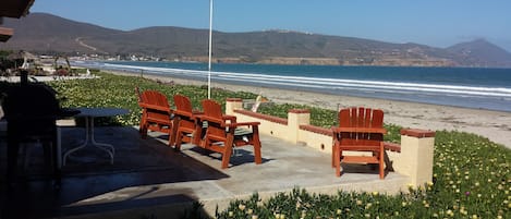 Panoramic views of the ocean, the mountains, the city of Ensenada.