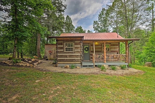Cosby Vacation Rental | 'Creekside Hideout' | 1BR | 1BA | 1,000 Sq Ft | 1 Story