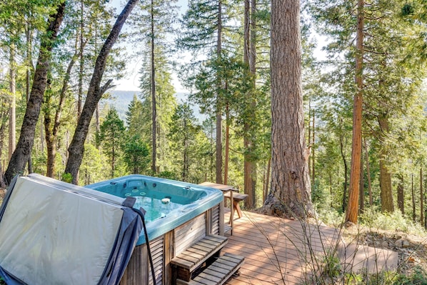 Nevada City Vacation Rental | 2BR | 1BA | 1,200 Sq Ft | 3 Steps to Enter