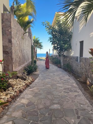 100 steps from the beach