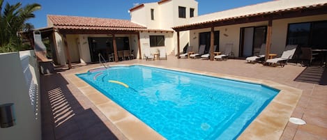 Heated pool, plenty of sun and shade