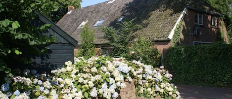 'Under the Oaks'  - a farmhouse dating from 1836