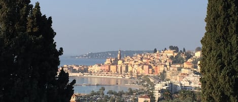 Notre vue magique sur le vieux Menton