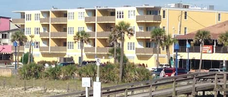 You can't get any closer than this.  Beach, Pier, dining, music. Best Location!