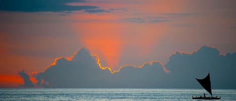 Keauhou Bay Sunset. 