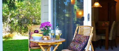 Outdoor sitting area, partial mountain view