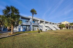 George's Lighthouse Pointe Bayfront Condos (Back View)