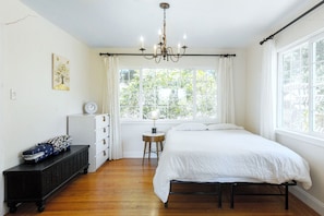 Third bedroom - Queen bed