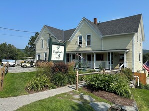 Golf Clubhouse and Hogan's Pub are a very short walk away.