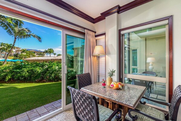 Waipouli Beach Resort Luxury Garden Inner Courtyard Pool Central AC