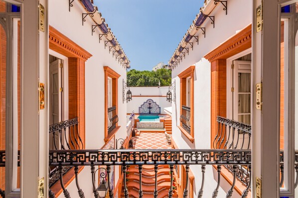 Luxury house in historic center | Cubo's Holiday Homes