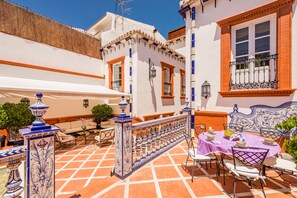 Luxury house in historic center | Cubo's Holiday Homes